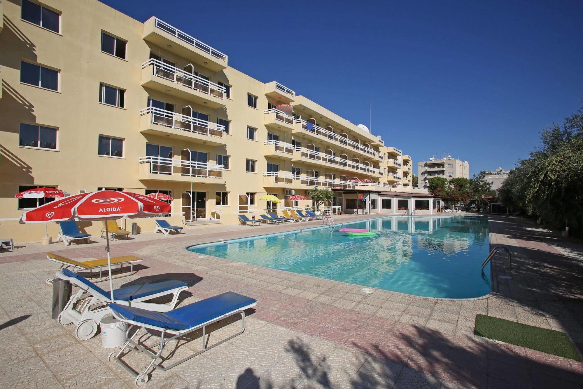 Sunquest Gardens Holiday Resort Limassol Exterior foto